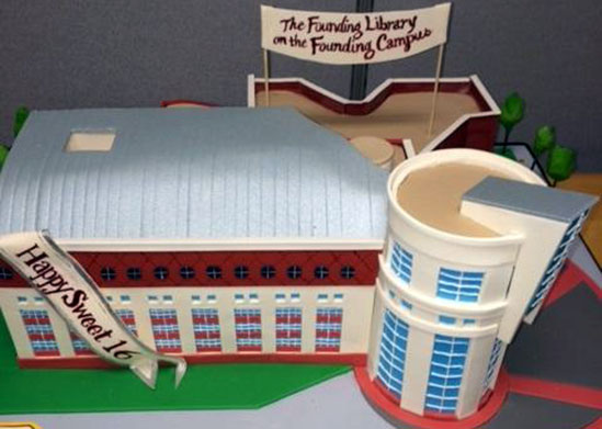 cake replica of the HS/HSL building